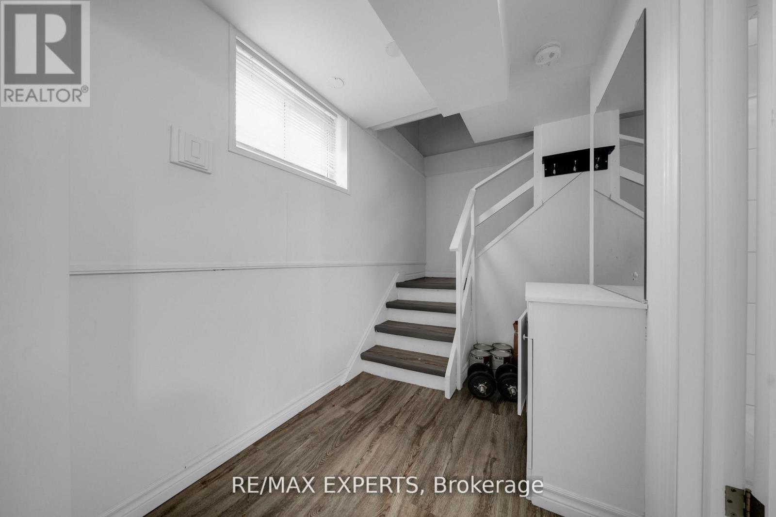 4 LARCHMERE AVENUE - 33