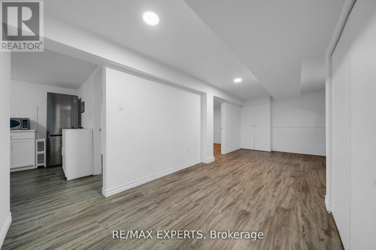 4 LARCHMERE AVENUE - 37