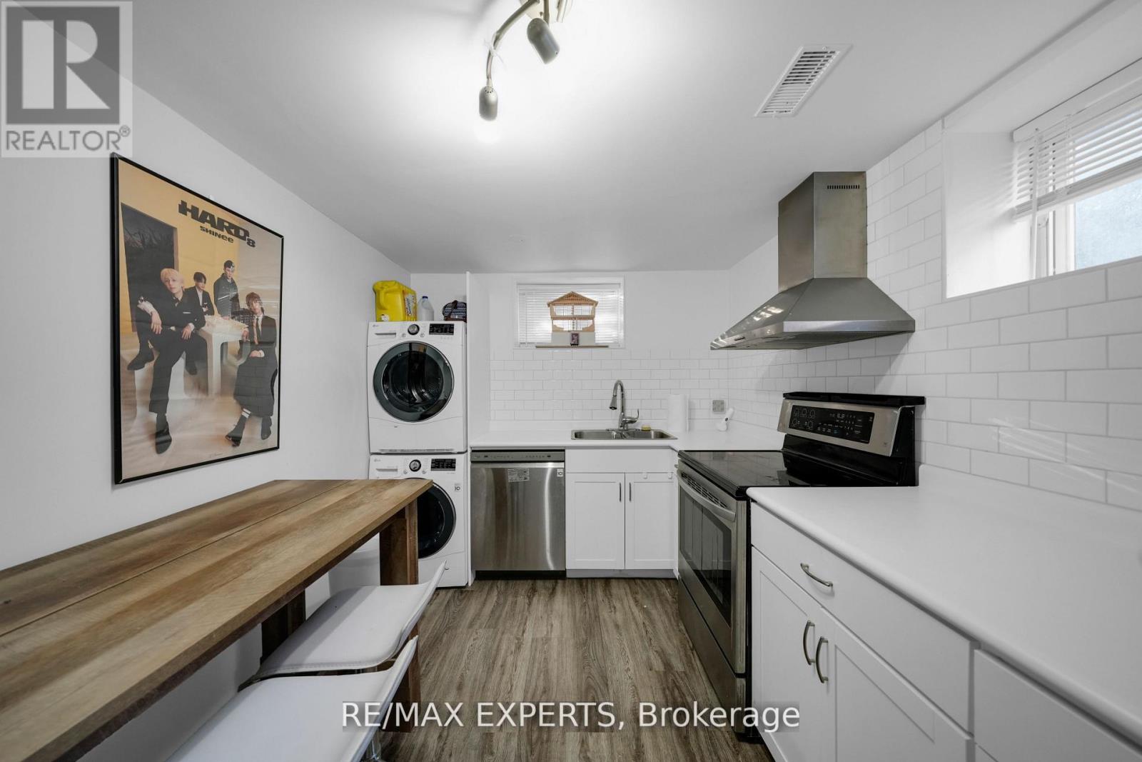 4 LARCHMERE AVENUE - 39