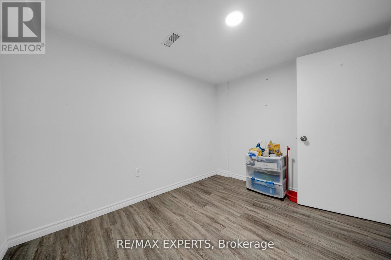 4 LARCHMERE AVENUE - 43
