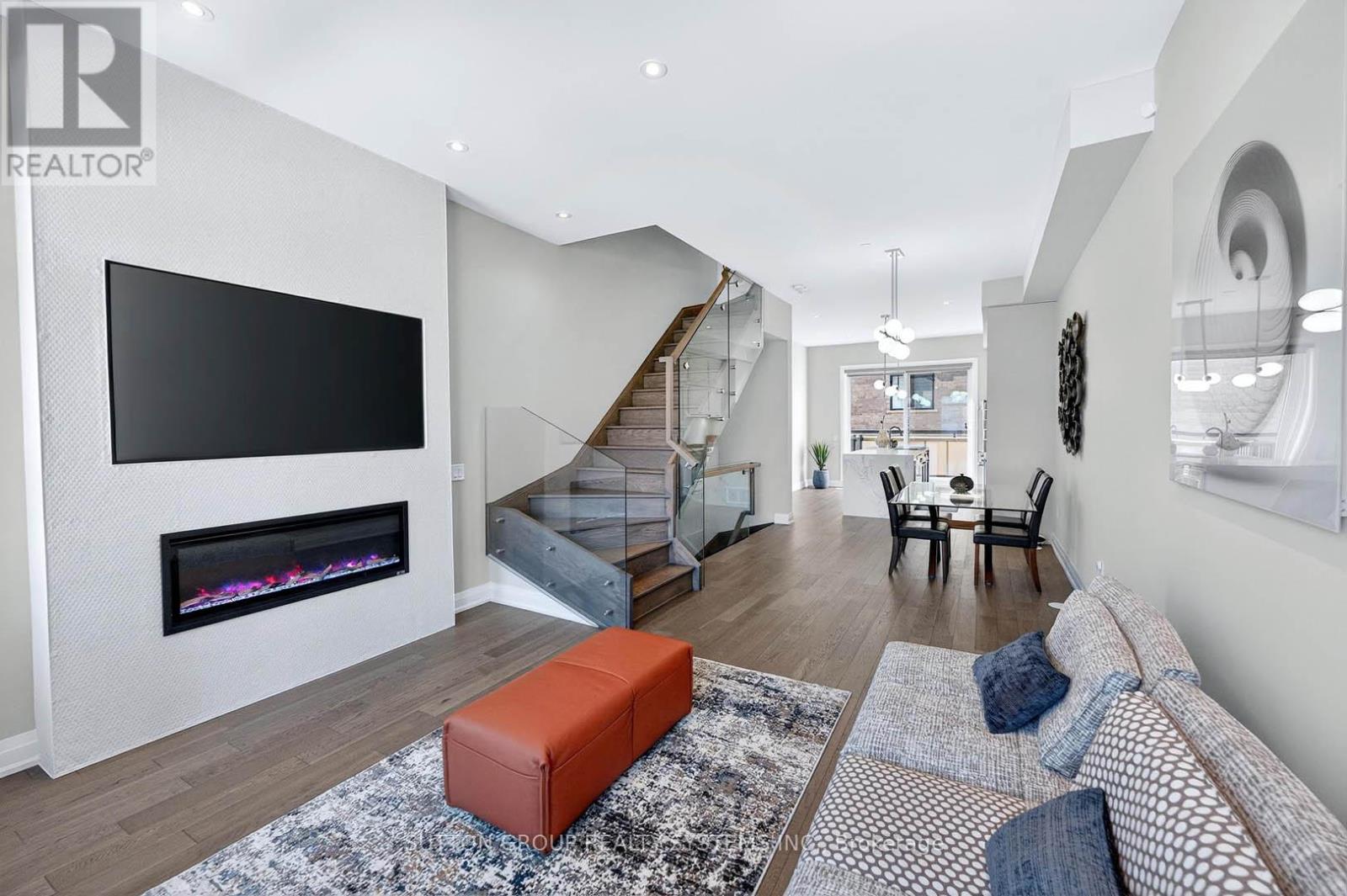 1126A ISLINGTON AVENUE - 14