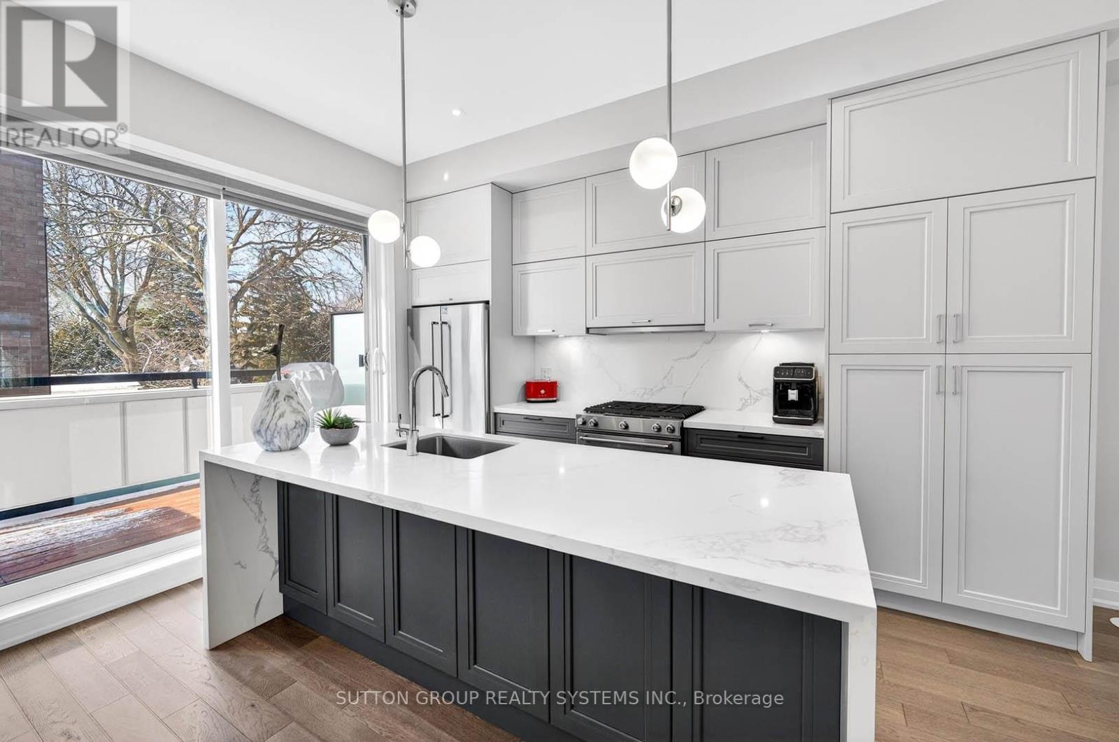 1126A ISLINGTON AVENUE - 19