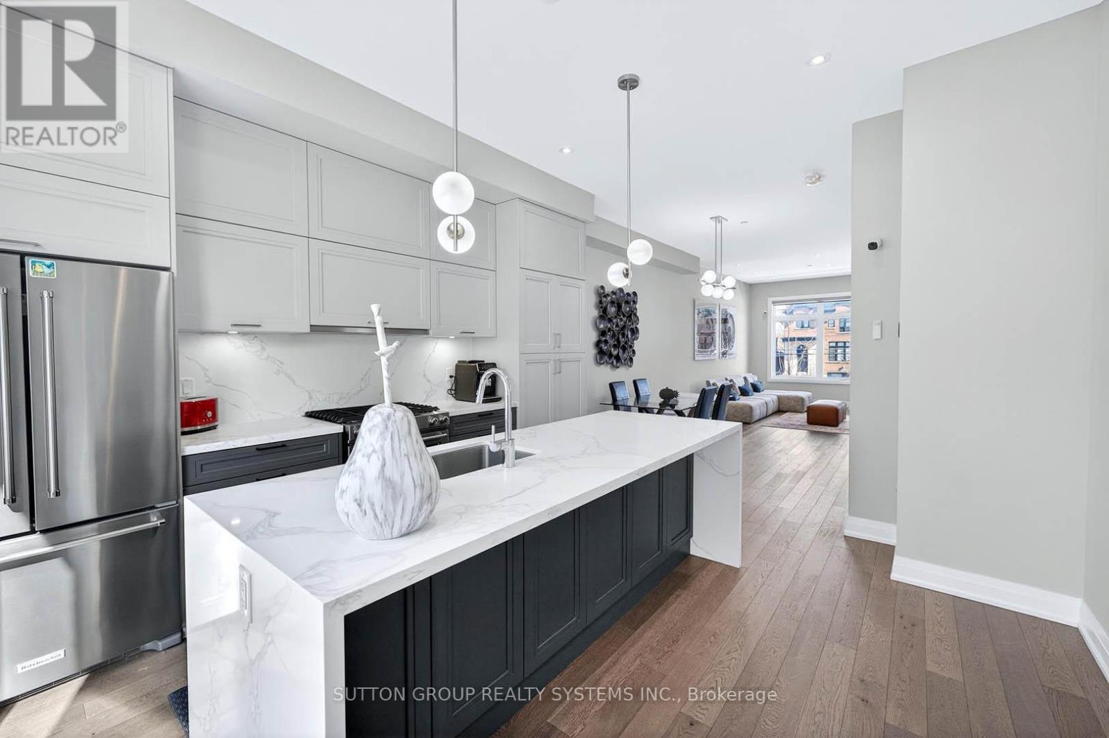1126A ISLINGTON AVENUE - 20