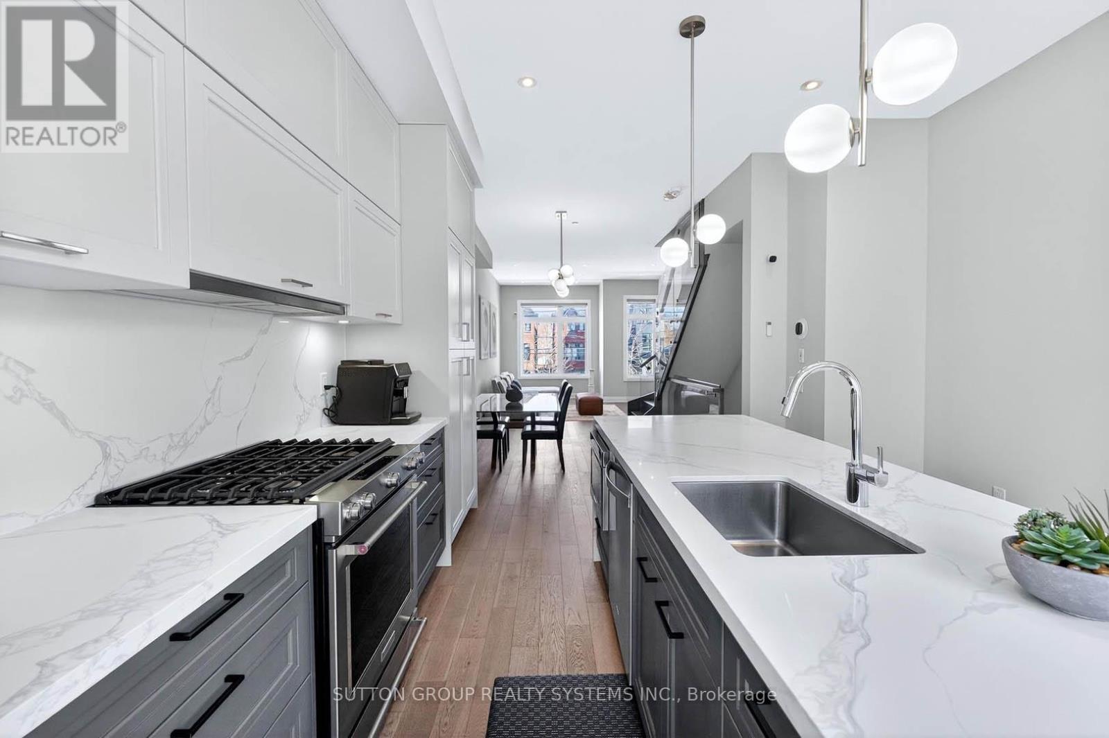 1126A ISLINGTON AVENUE - 21