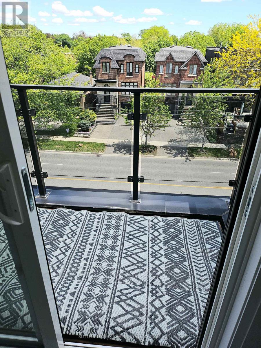 1126A ISLINGTON AVENUE - 44