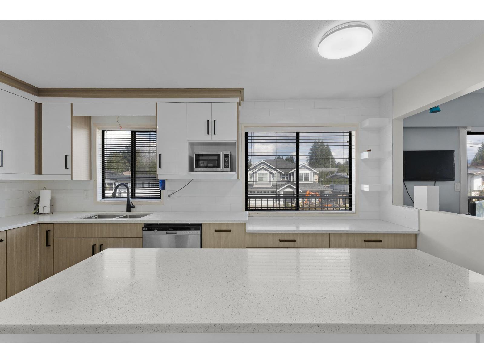 31872 STARLING Avenue - main photo