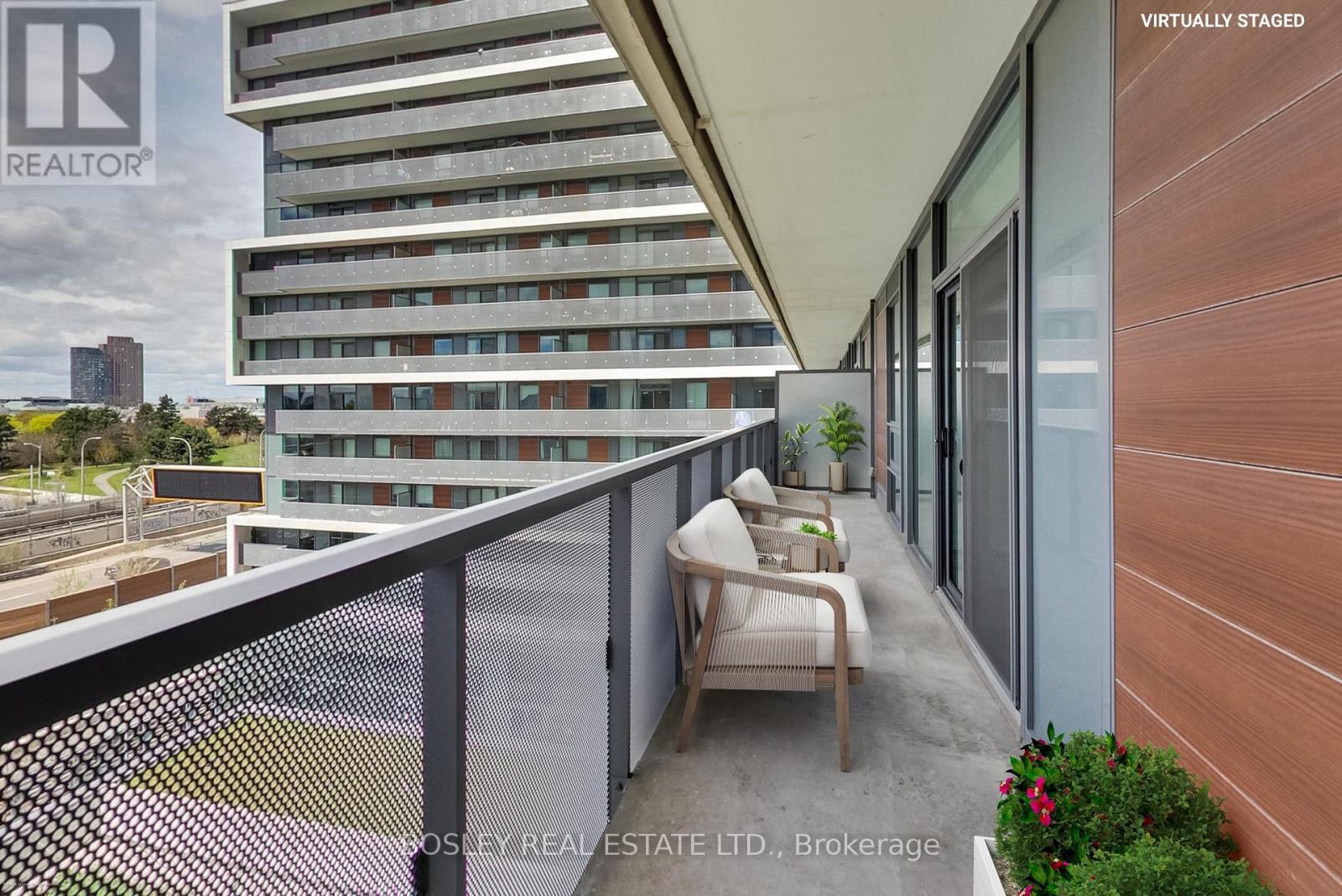 #723 120 VARNA DRIVE - 21