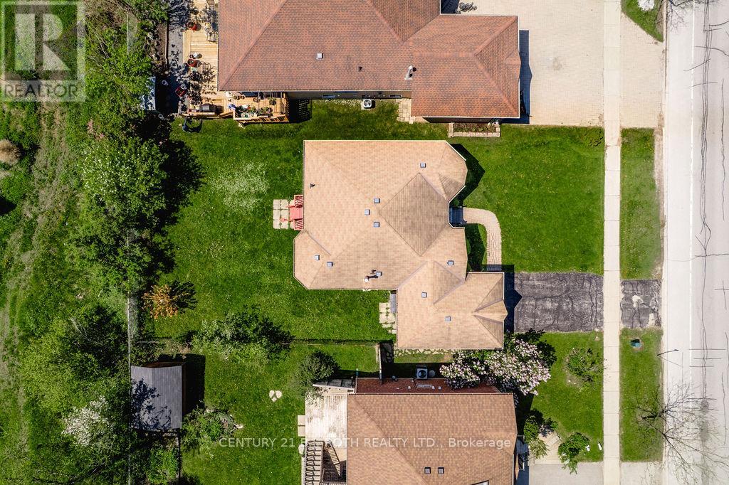 153 LIVINGSTONE STREET W - 29