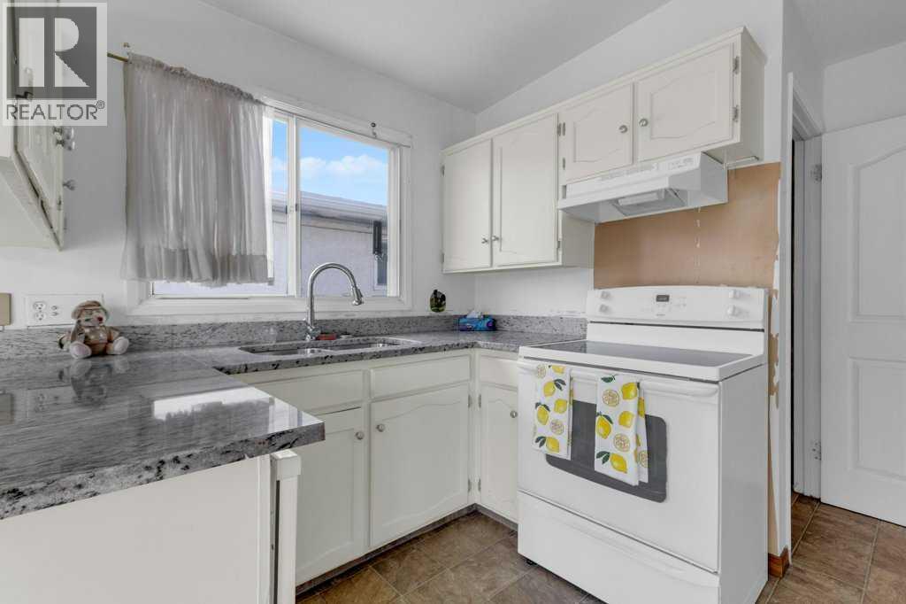 66 34 Avenue SW - 4