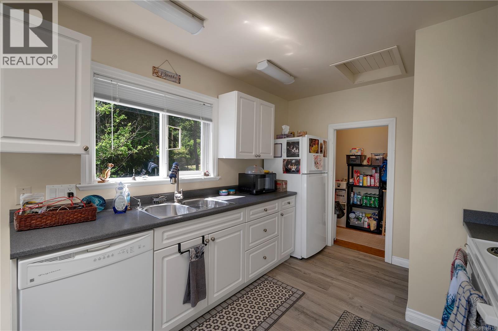 775 Endersby Rd - 40