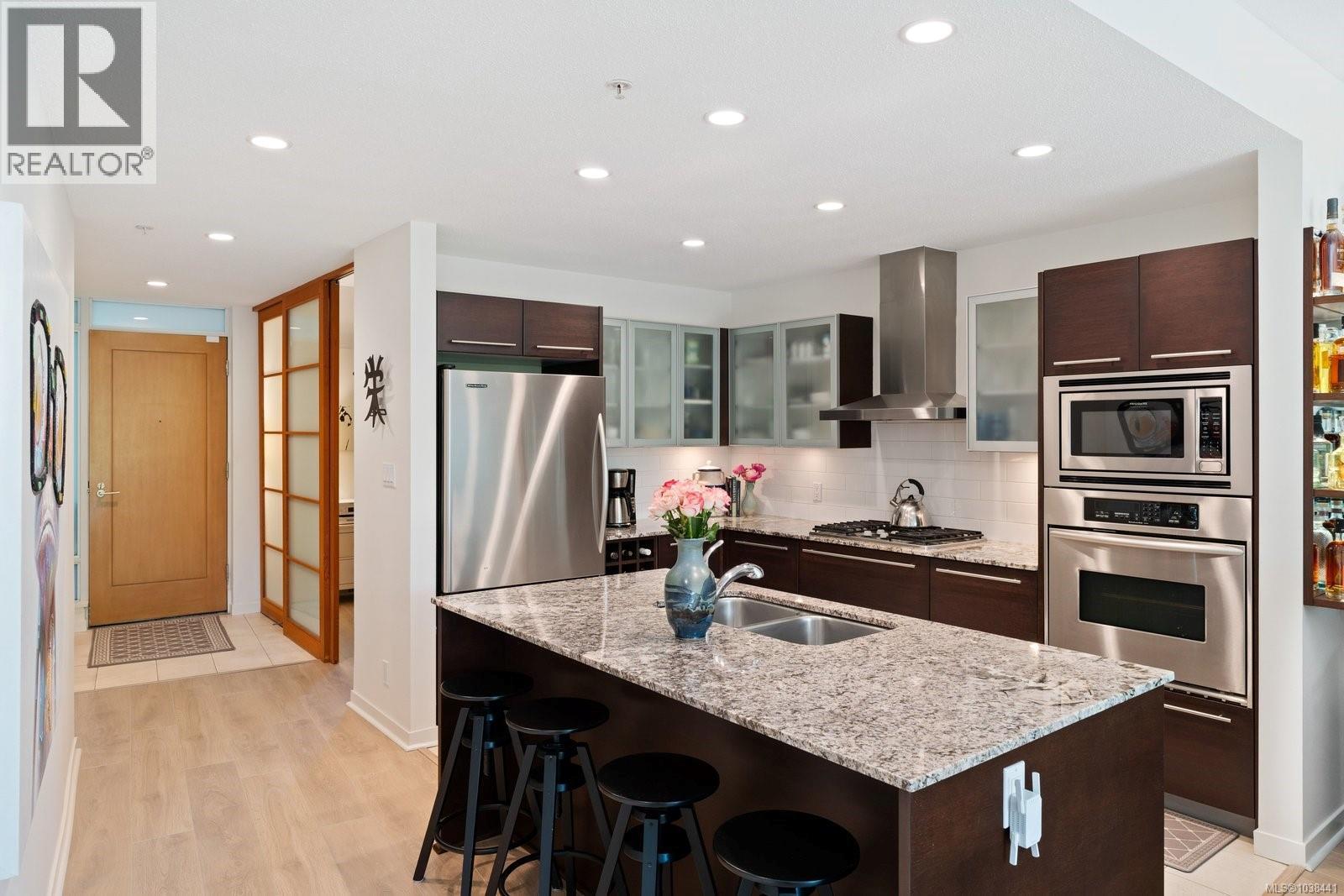 #109 68 Songhees Rd - 14