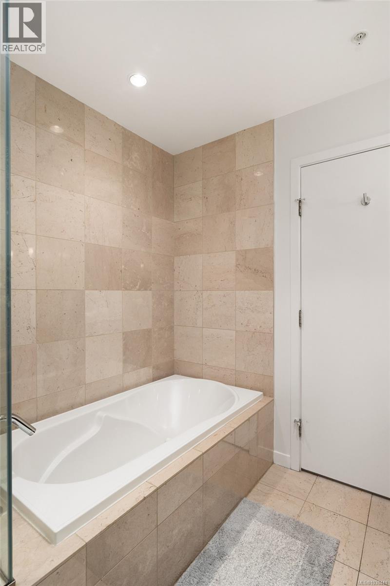 #109 68 Songhees Rd - 21