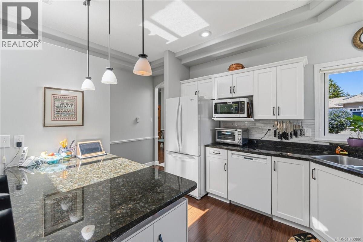 5857 Primrose Dr - 9