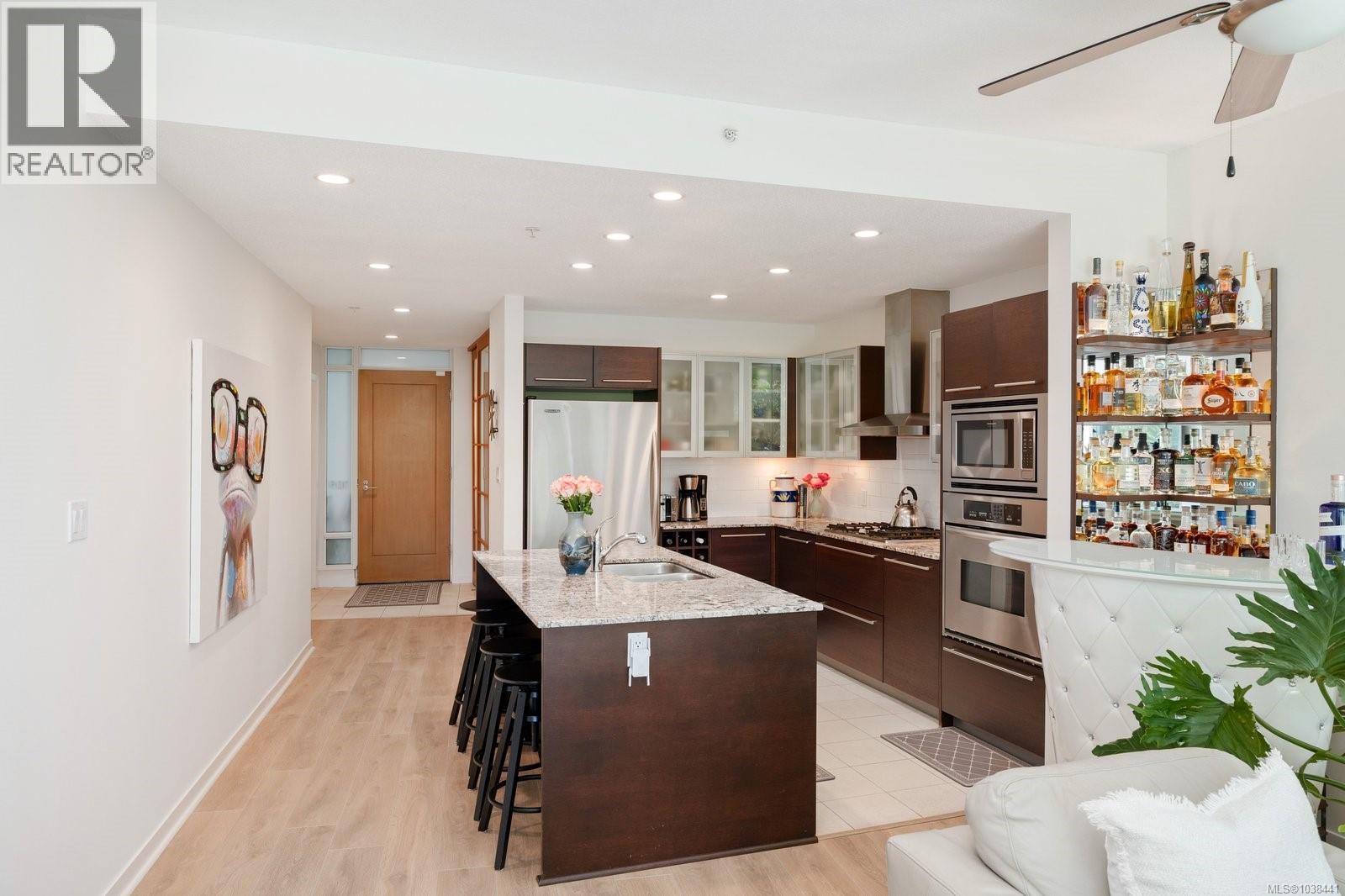 #109 68 Songhees Rd - 13