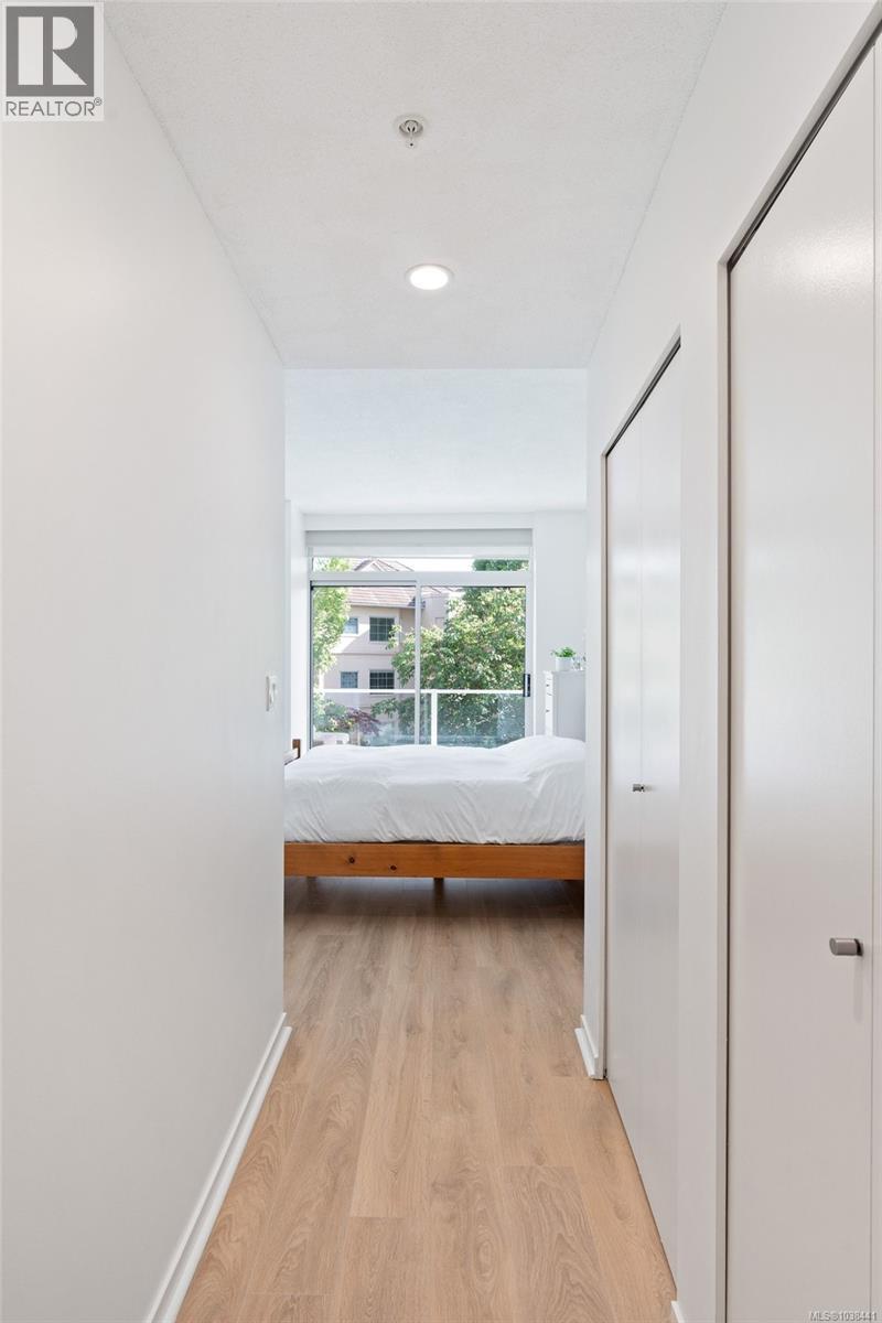 #109 68 Songhees Rd - 22