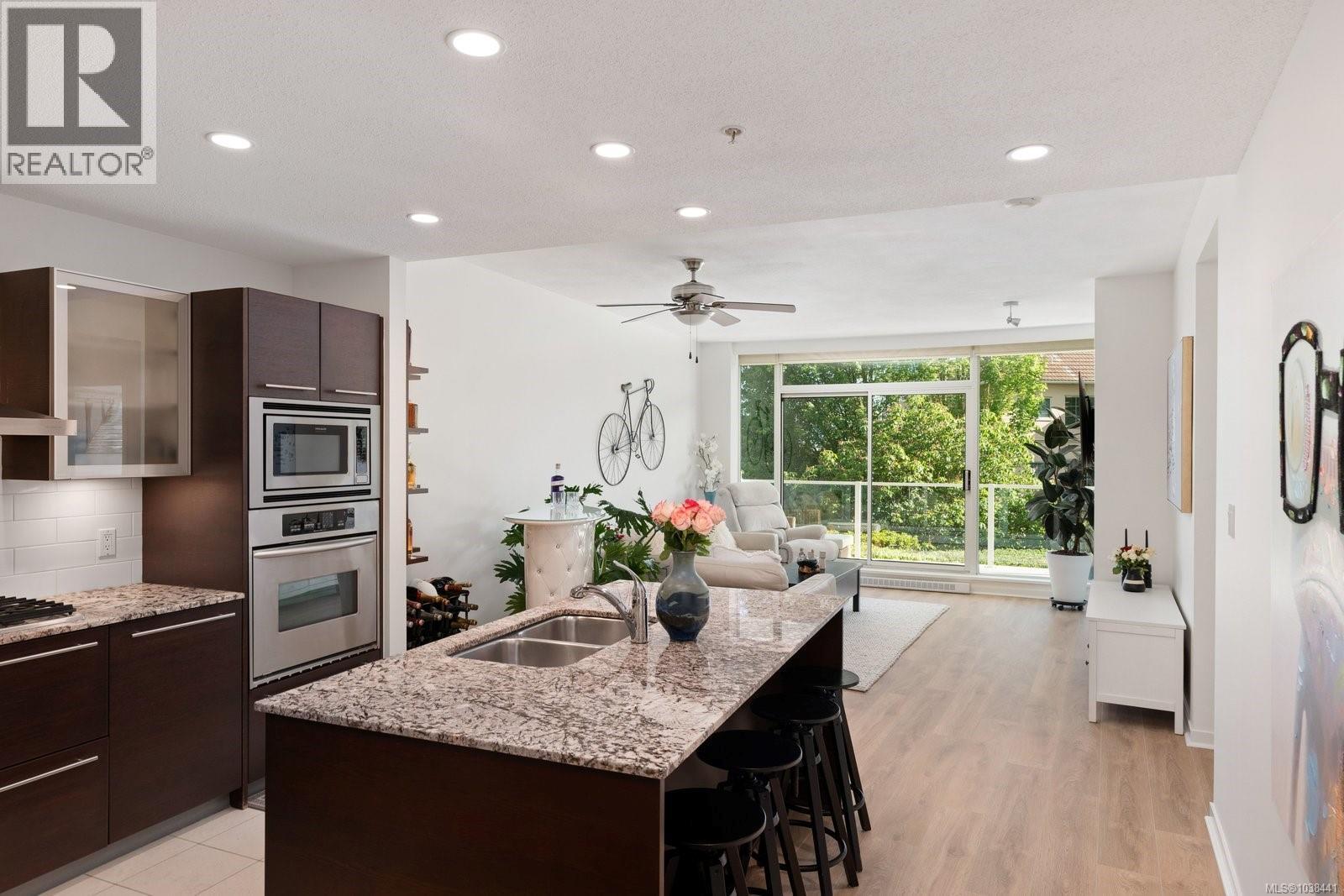 #109 68 Songhees Rd - 15