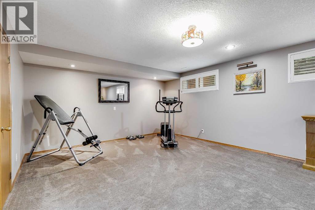 8 Mt Cascade Close SE - 24