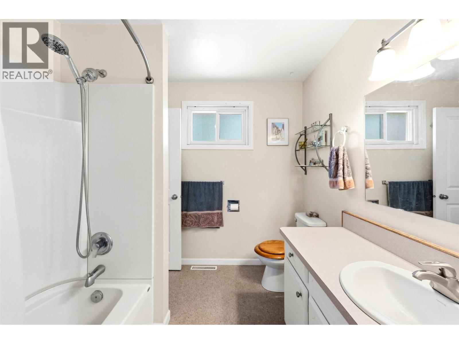 148 Woodlands Place, Penticton