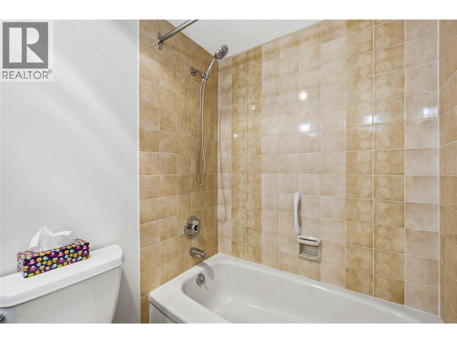 202 740 Winnipeg Street, Penticton