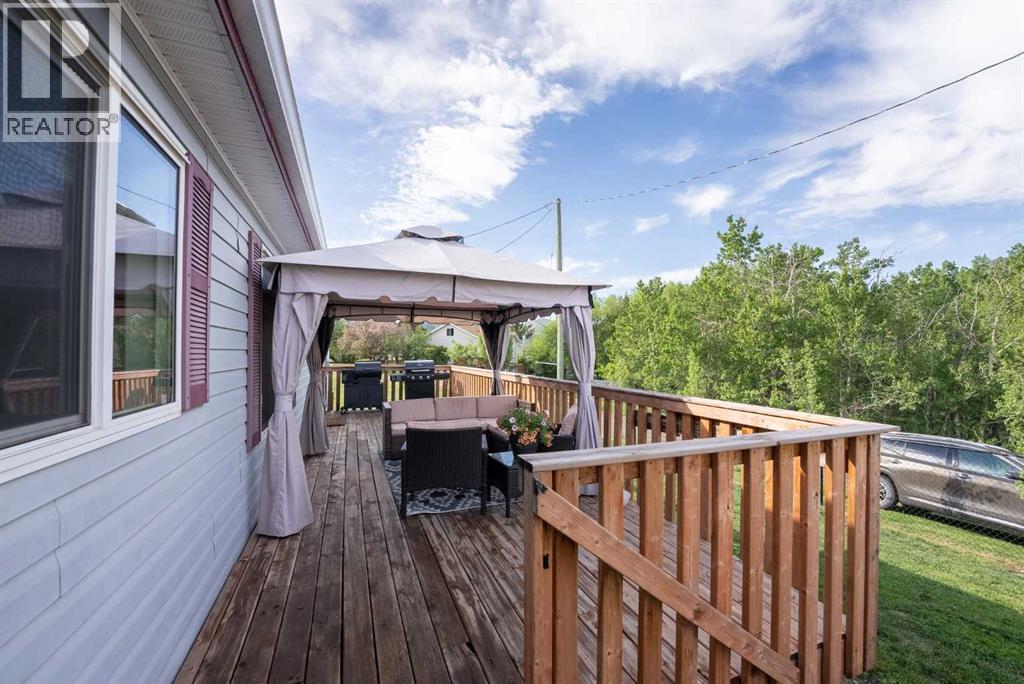 22408 27 Avenue - 23