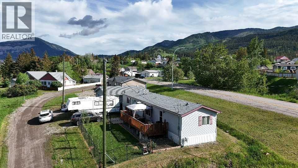 22408 27 Avenue - 32