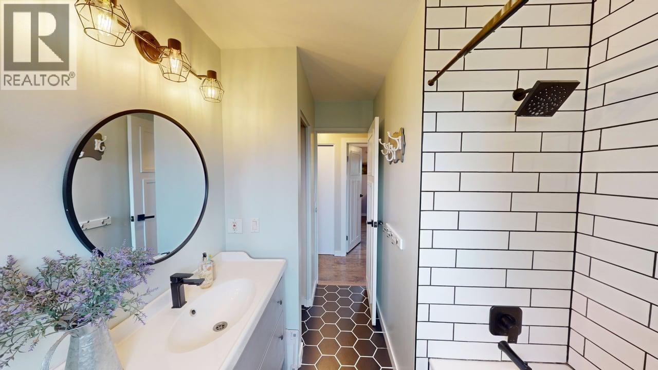 8128 96 AVENUE - 14