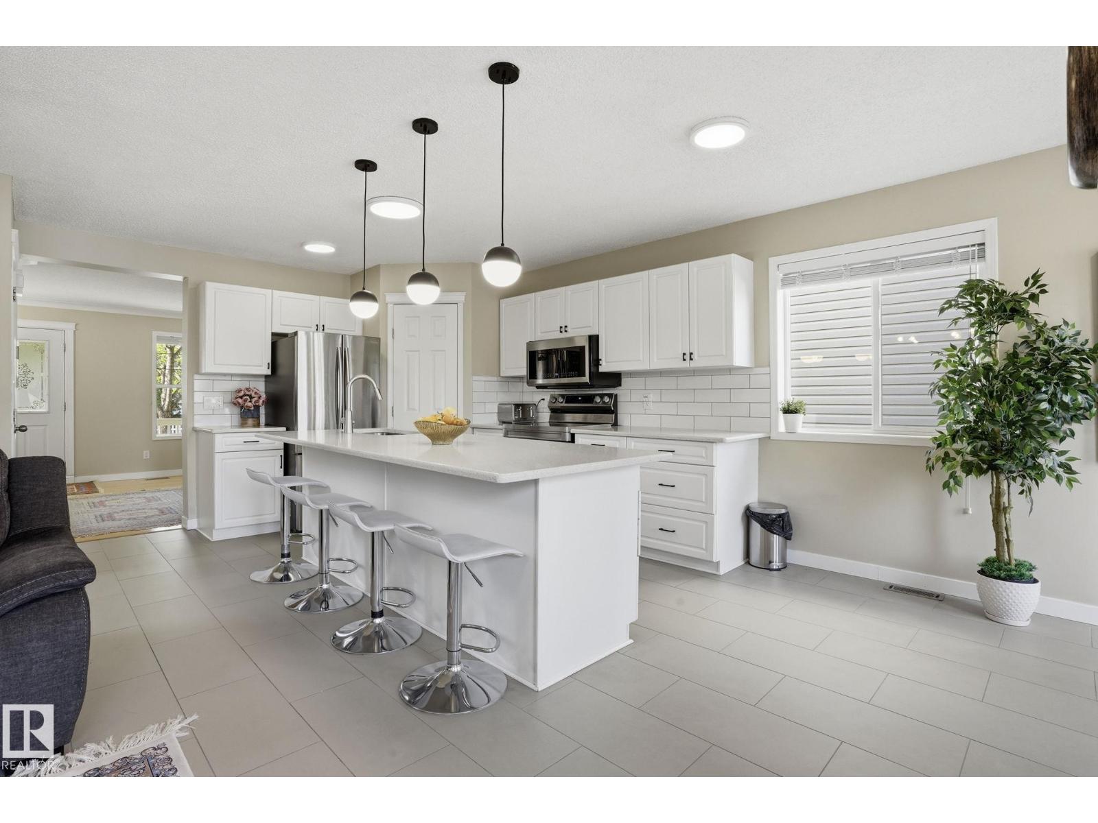 2049 TANNER WD NW NW - 17