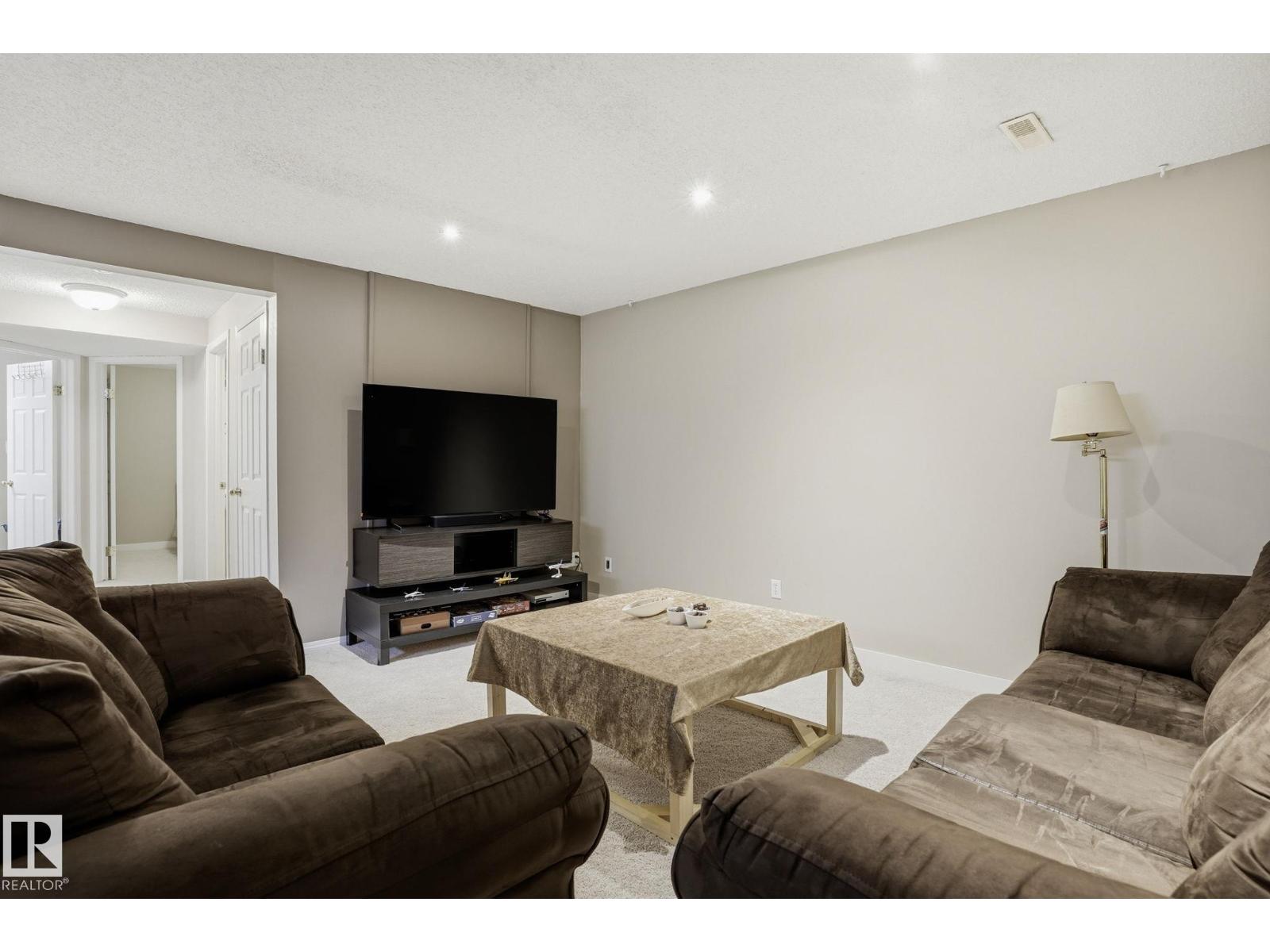 2049 TANNER WD NW NW - 29