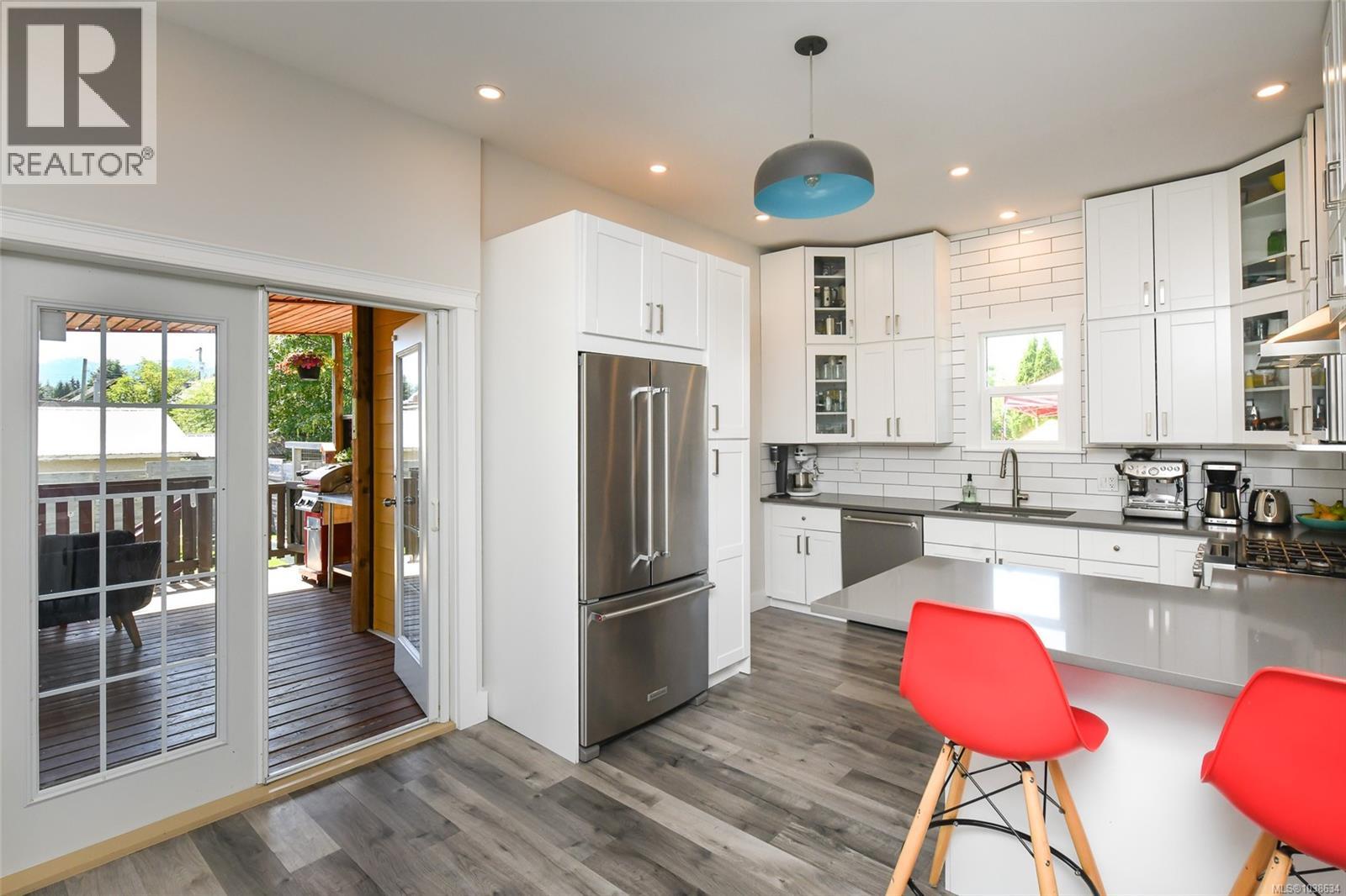 2753 Maryport Ave - 23