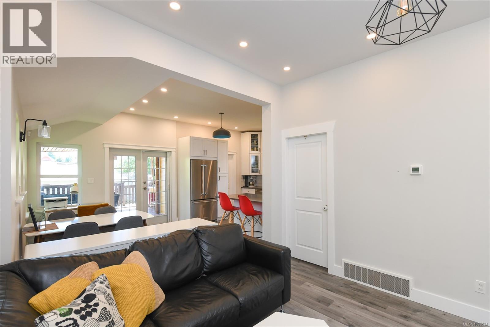 2753 Maryport Ave - 5