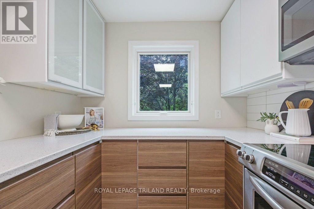 12 MAYFAIR DRIVE - 17
