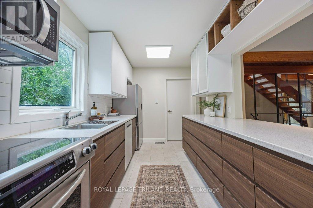12 MAYFAIR DRIVE - 19