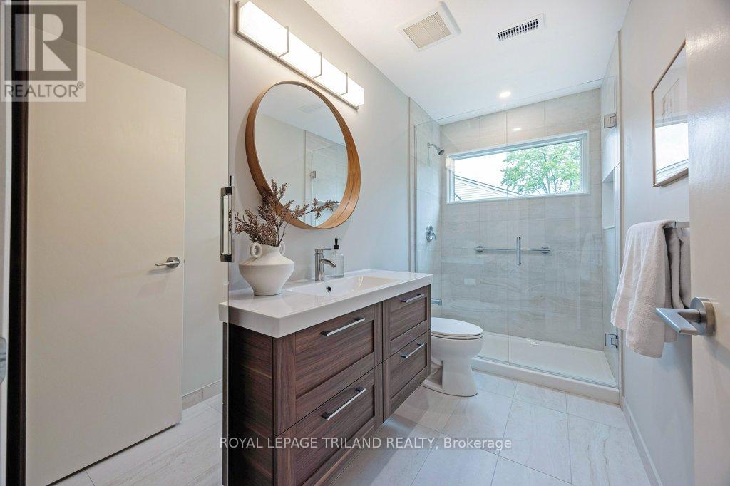 12 MAYFAIR DRIVE - 24