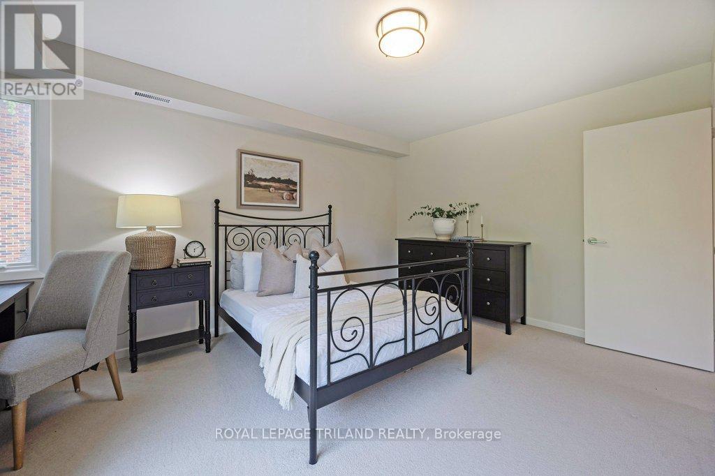 12 MAYFAIR DRIVE - 29