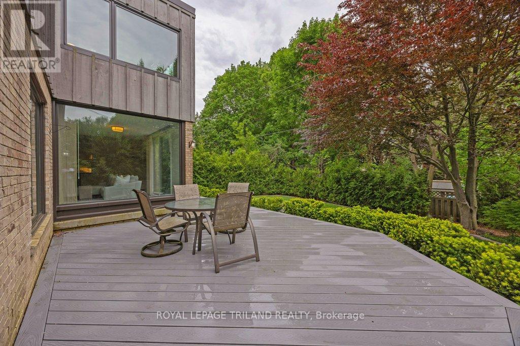 12 MAYFAIR DRIVE - 42