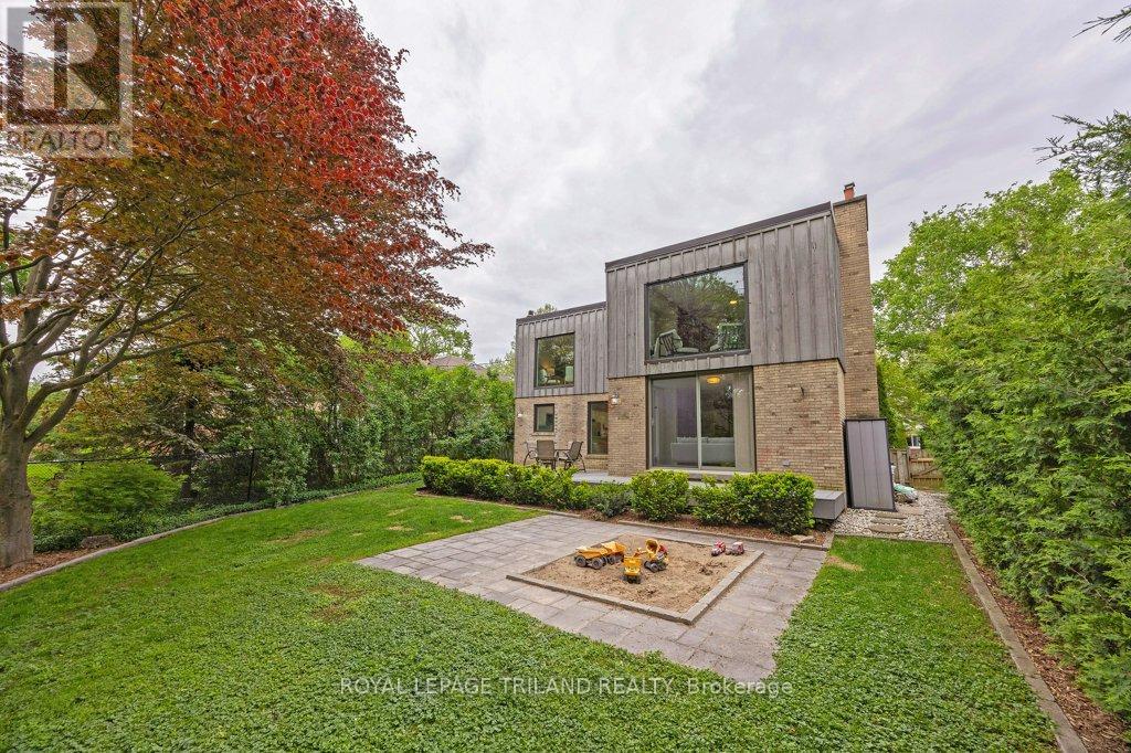 12 MAYFAIR DRIVE - 45