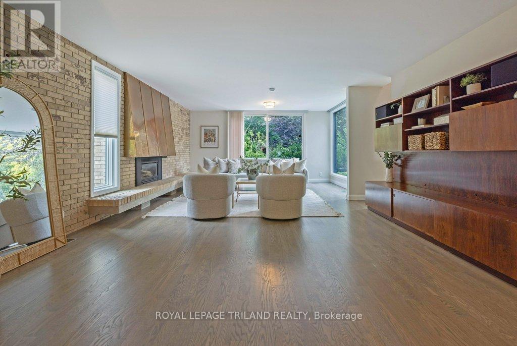 12 MAYFAIR DRIVE - 8