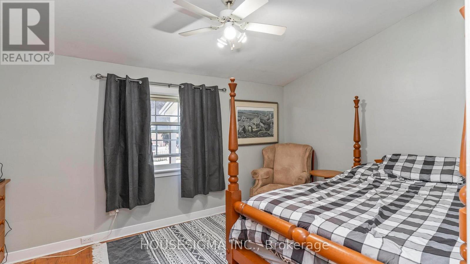 16 ARBOUR GLEN CRESCENT - 13