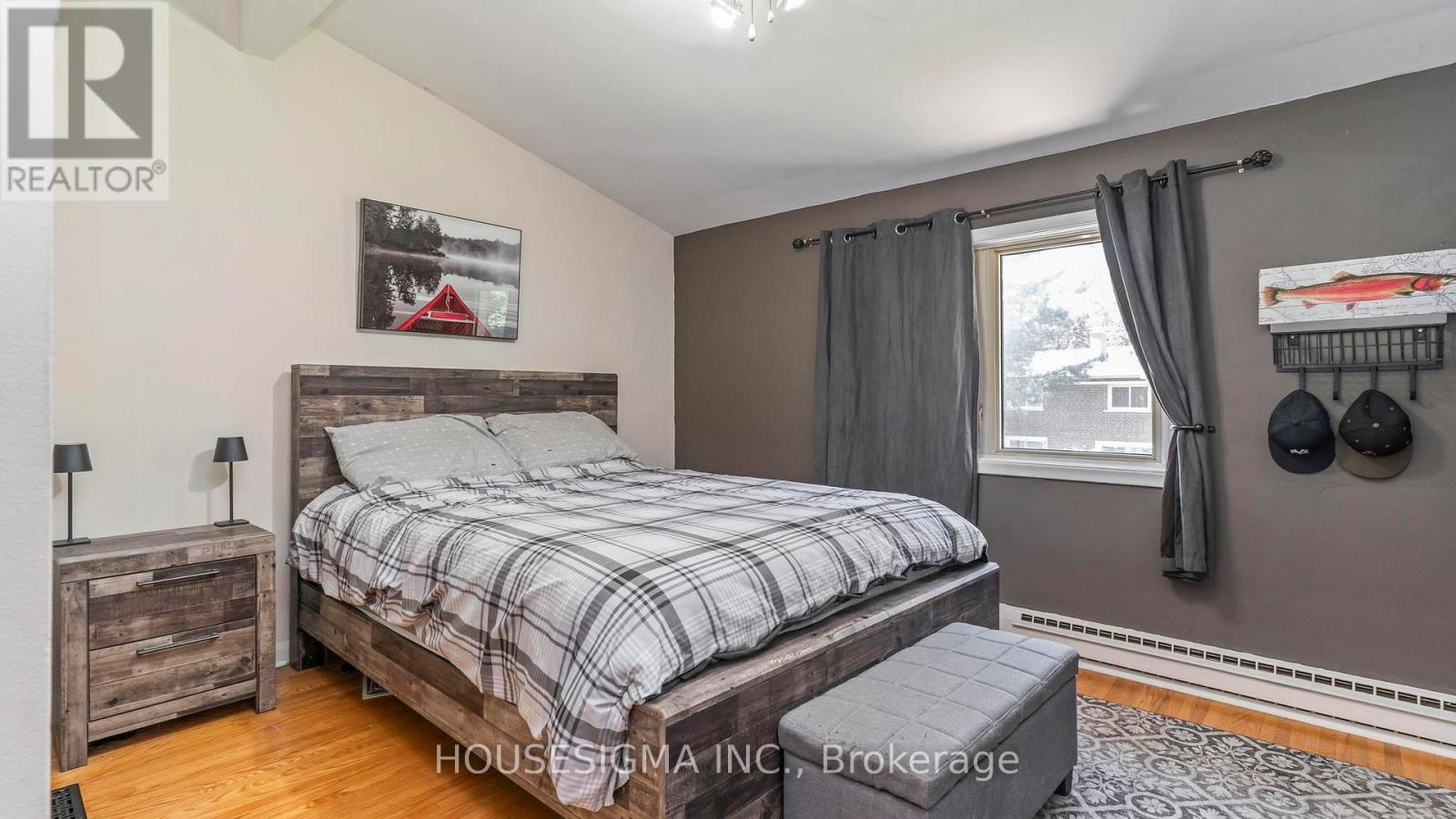 16 ARBOUR GLEN CRESCENT - 18