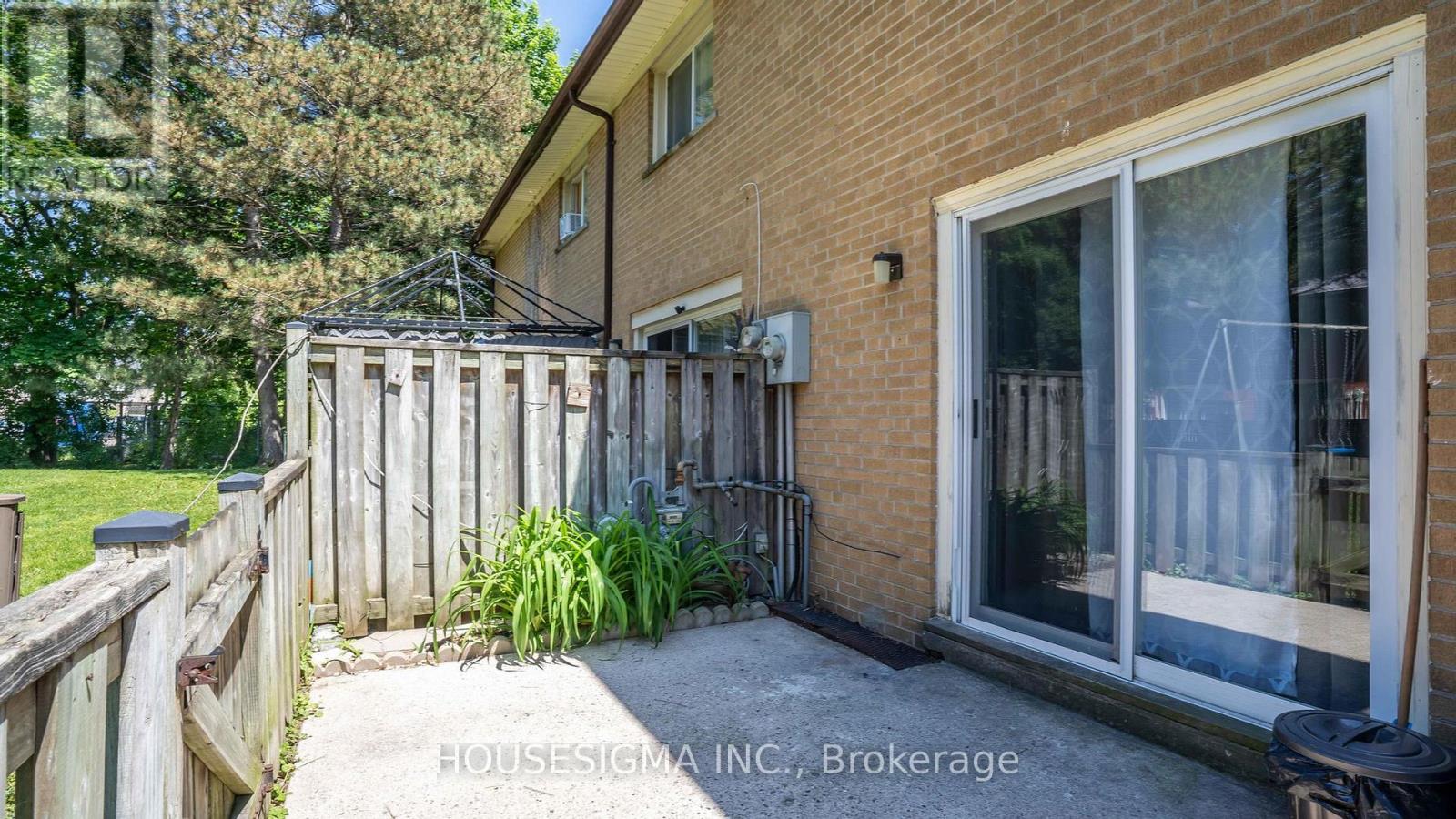 16 ARBOUR GLEN CRESCENT - 21