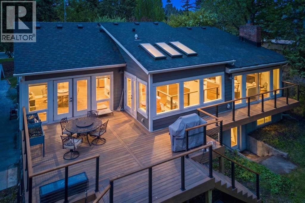 7136 Bow Crescent NW - 40