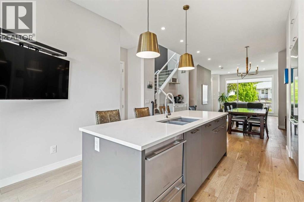 3507 41 Street SW - 15