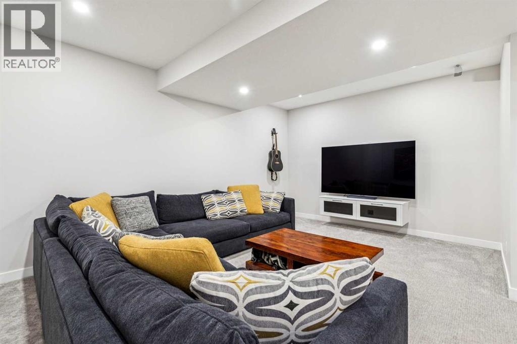 3507 41 Street SW - 34