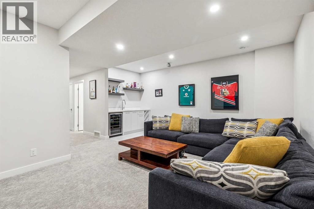 3507 41 Street SW - 35