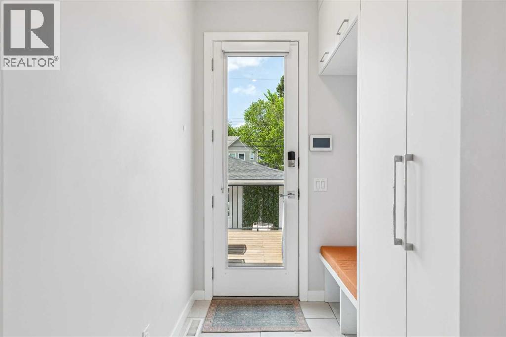 3507 41 Street SW - 17