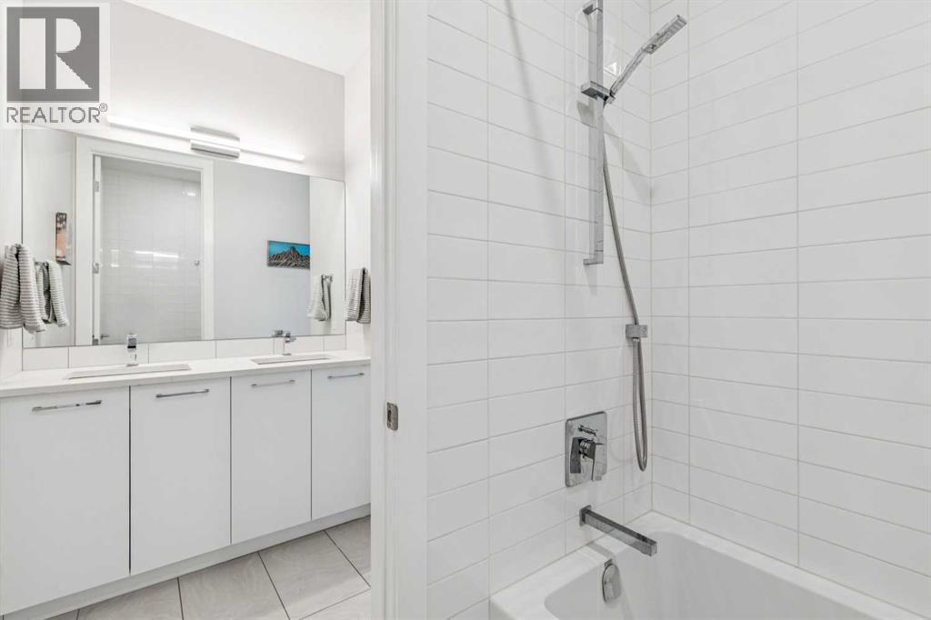 3507 41 Street SW - 32
