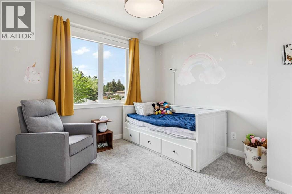 3507 41 Street SW - 29