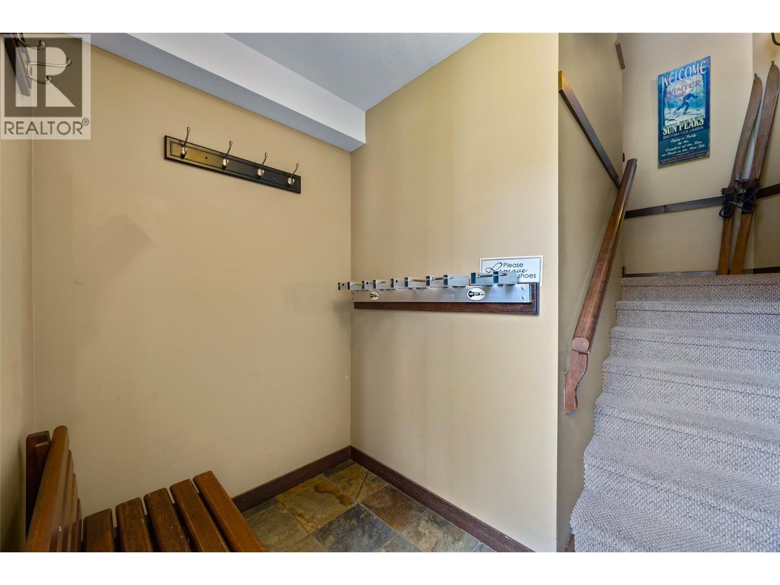 16 5005 Valley Drive - photo 2