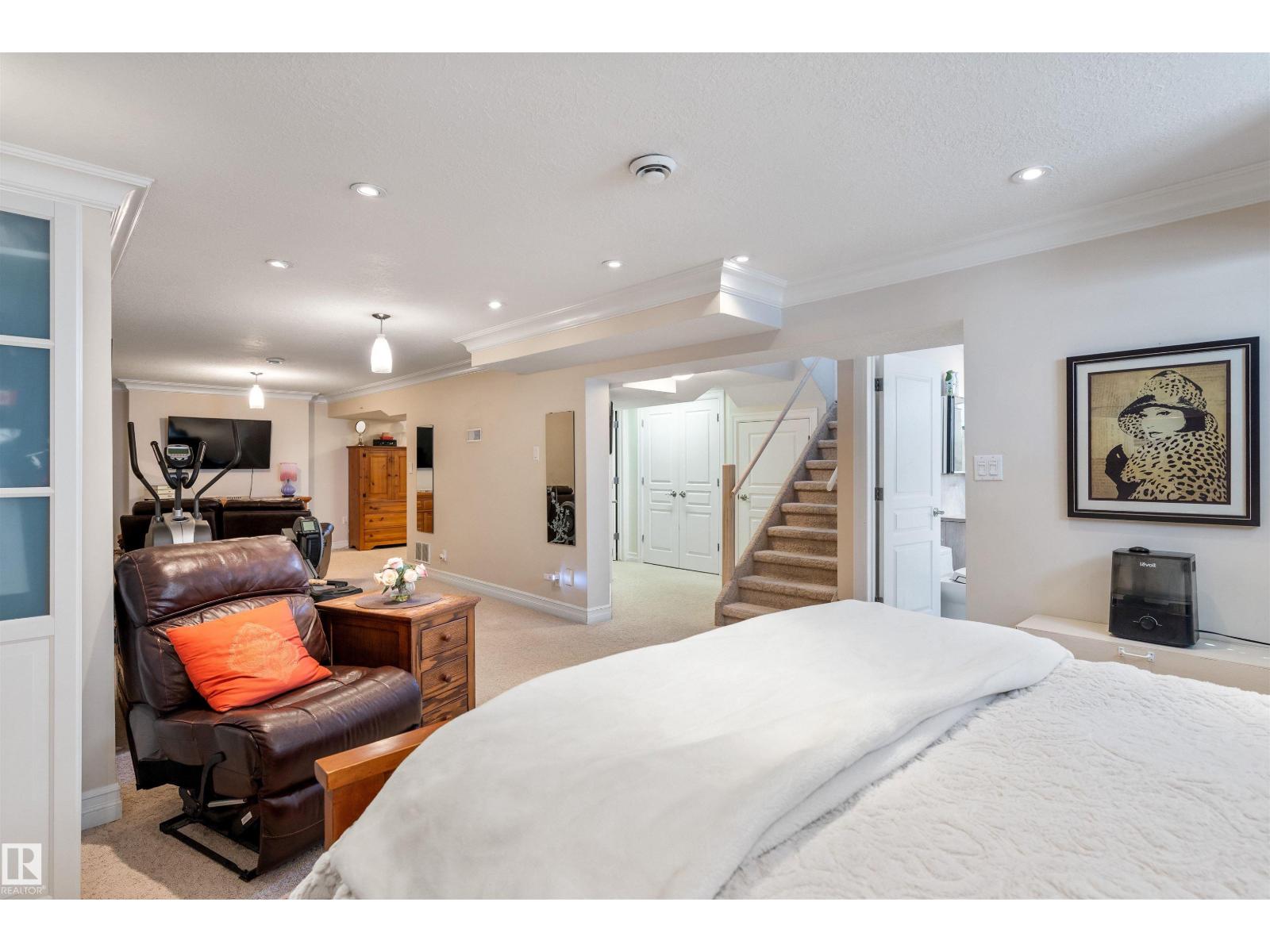 25 MOUNT ROYAL DR - 27