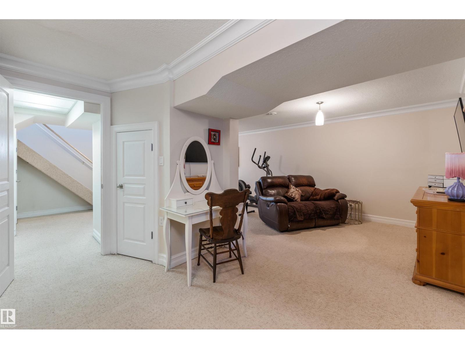 25 MOUNT ROYAL DR - 31